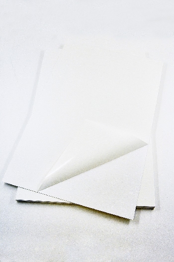 Пластик самоклеящийся двухсторонний (пвх лист) 0.2мм 333*350мм белый